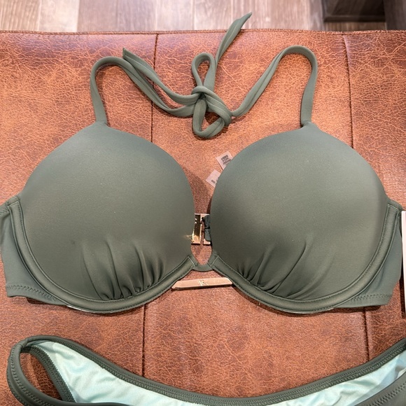 NWT Victoria’s Secret bikini 34c top and small bottoms - Picture 2 of 10